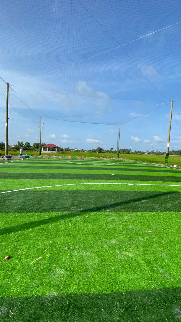 Thi Công sân bóng Vĩnh Tuy Kiên Giang