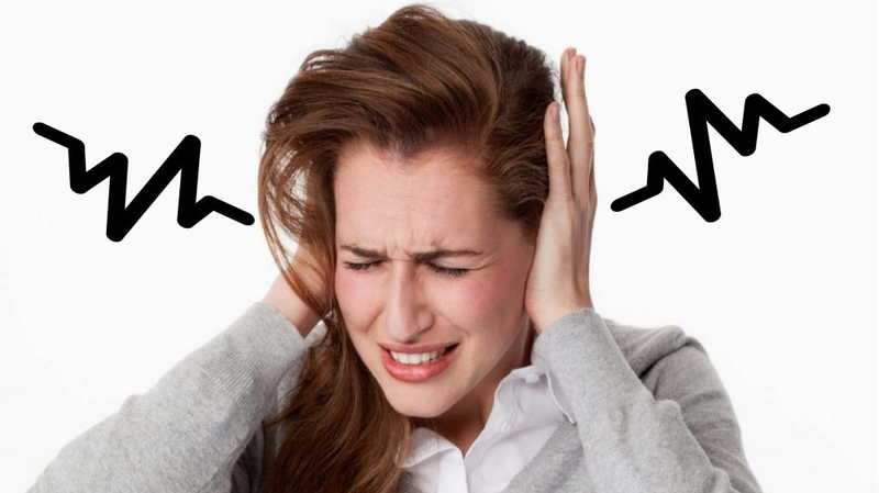 Lưu Ý Khi Thi Công Sân Bóng Gần Đường Ồn Hoặc Nguồn Tĩnh Điện Mạnh