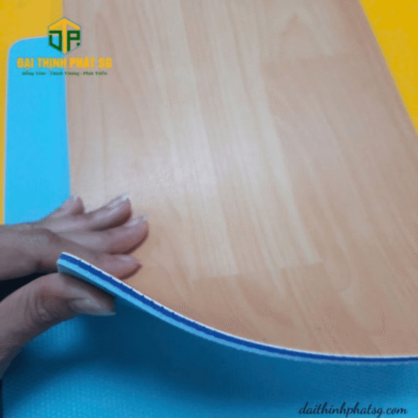 Thảm cầu lông PVC vân gỗ - Hình ảnh 3